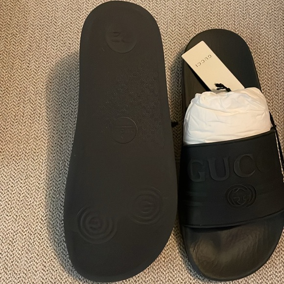 NWT Authentic Rubber St. Gucci print logo slides. - Picture 6 of 11